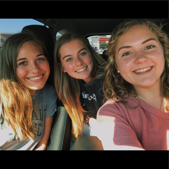 Meet your Posher, Ashley - Picture 1 of 1